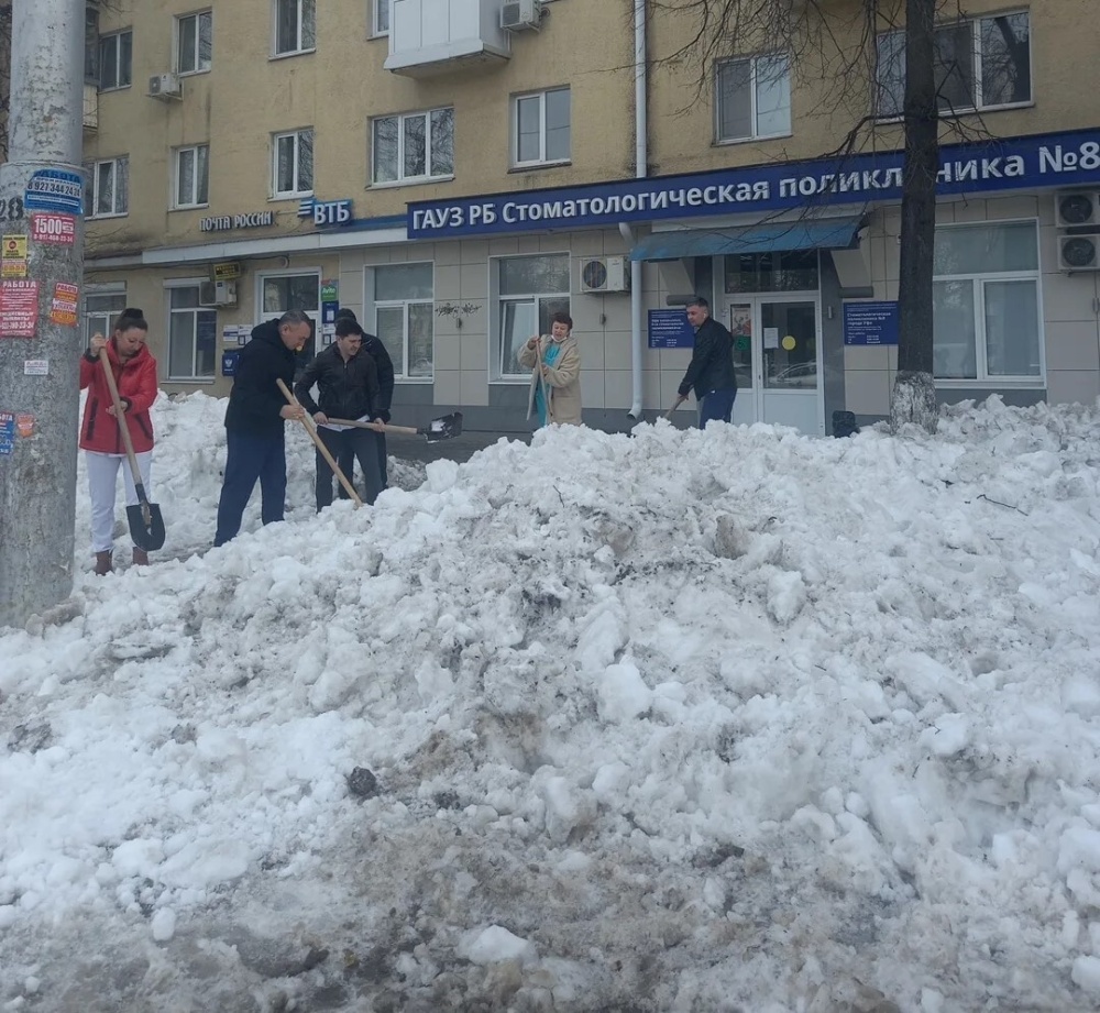 Субботник в поликлинике